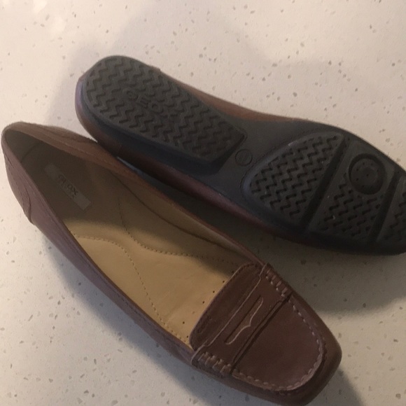 Gorgeous Geox Respira tan shoes, size 8.5 - Picture 3 of 3